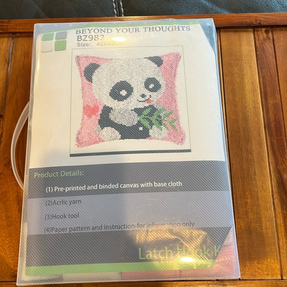 Latch hook kit. Panda. Beyond your thoughts. BZ982.​